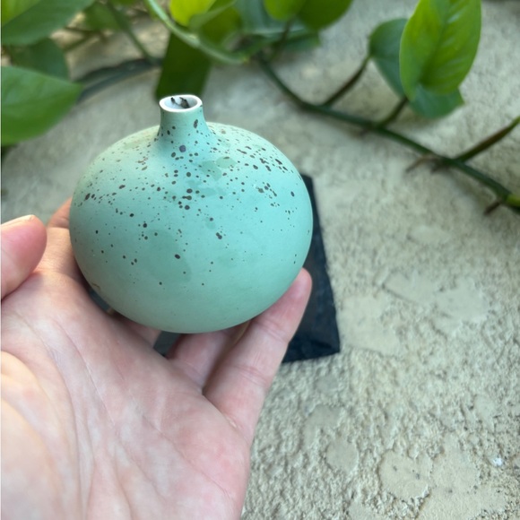 ‘Hand-Painted Vessel.’ Each one-of-a-kind vase is made artfully and functionally - Picture 5 of 7